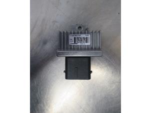 Used Glow plug relay Dacia Dokker Express (8S) 1.5 dCi 75 Price € 10,00 Margin scheme offered by Autobedrijf Brooks
