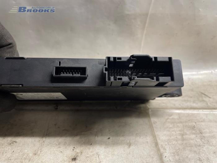 Ordinateur divers d'un BMW 3 serie (E90) 316i 16V 2008