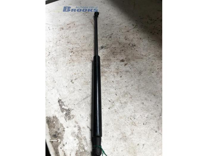 Set of tailgate gas struts from a Ford Ka II 1.2 2014
