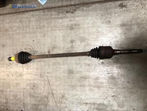 Used Front drive shaft, right Chrysler Voyager Price € 40,00 Margin scheme offered by Autobedrijf Brooks