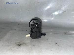 Usagé Pompe lave-glace avant Fiat Grande Punto (199) 1.4 16V Prix € 15,00 Règlement à la marge proposé par Autobedrijf Brooks