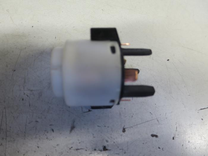 Ignition switch Volkswagen Polo IV 1.9 SDI 04160200