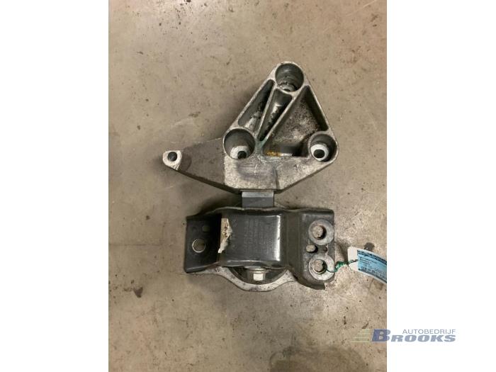 Used Engine mount Renault Kangoo Express (FW) 1.5 dCi 70 Price € 30,00 Margin scheme offered by Autobedrijf Brooks