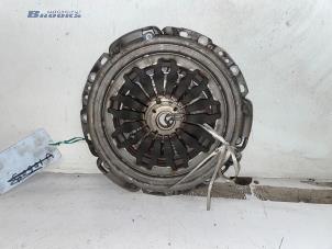 Used Clutch kit (complete) Renault Clio III (BR/CR) 1.2 16V TCe 100 Price € 25,00 Margin scheme offered by Autobedrijf Brooks