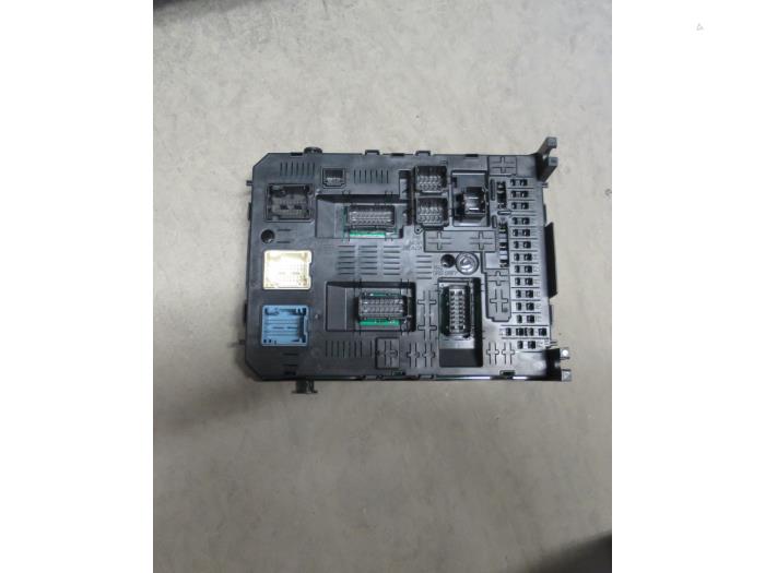Used Peugeot 5008 Fuse box 966405908002 Autobedrijf Brooks