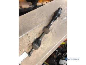 Used Front drive shaft, right Renault Clio Price € 45,00 Margin scheme offered by Autobedrijf Brooks