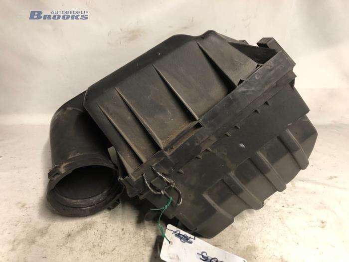 Begagnade Luftfilterhus Volkswagen Sharan (7M8/M9/M6) 2.8 VR6,VR6 Carat Pris € 25,00 Marginaltabell erbjuds av Autobedrijf Brooks