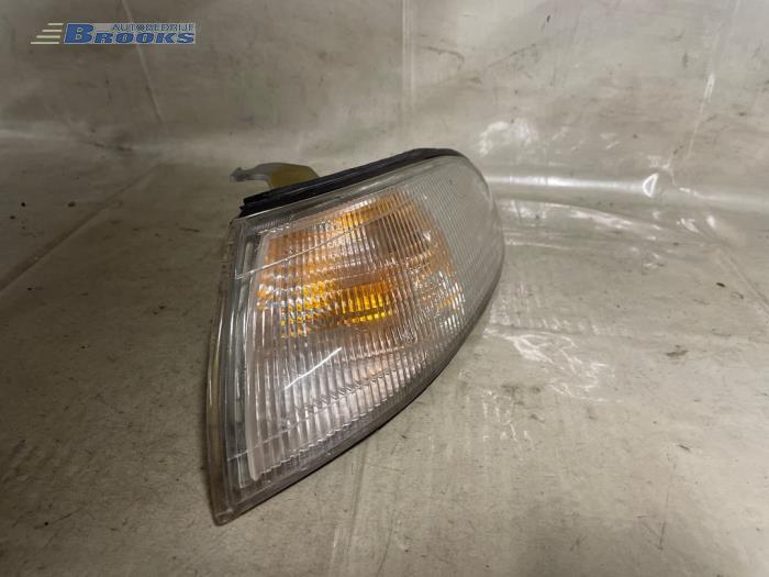 Używane Kierunkowskaz lewy Mazda 626 (GE12/72/82) 2.0i LX,GLX 16V Cena € 5,00 Procedura marży oferowane przez Autobedrijf Brooks