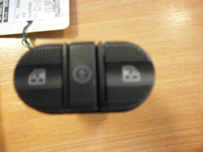 Usados Interruptor de ventanilla eléctrica Volkswagen Sharan (7M8/M9/M6) 2.8 VR6,VR6 Carat Precio € 10,00 Norma de margen ofrecido por Autobedrijf Brooks