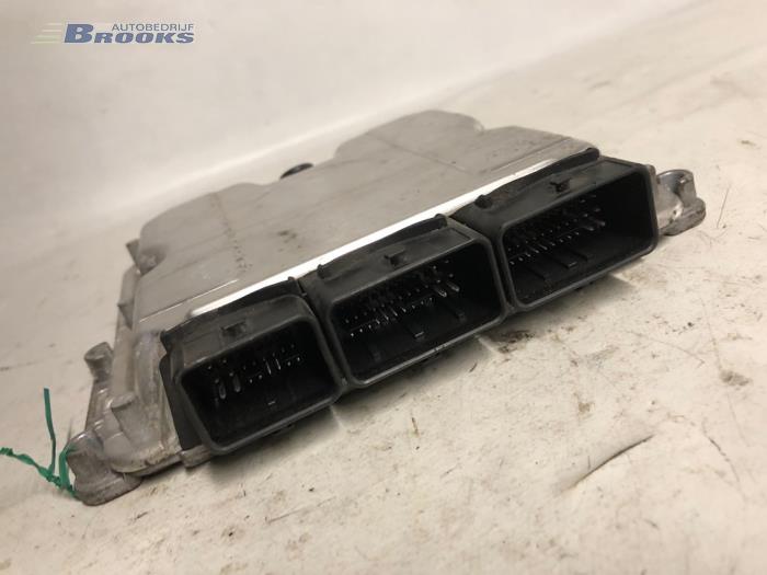 Used Engine management computer Renault Trafic New (FL) 1.9 dCi 82 16V Price € 60,00 Margin scheme offered by Autobedrijf Brooks