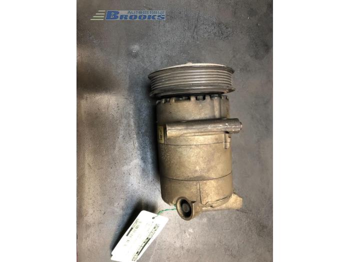 Usagé Pompe clim Ford Transit 2.2 TDCi 16V Prix € 40,00 Règlement à la marge proposé par Autobedrijf Brooks