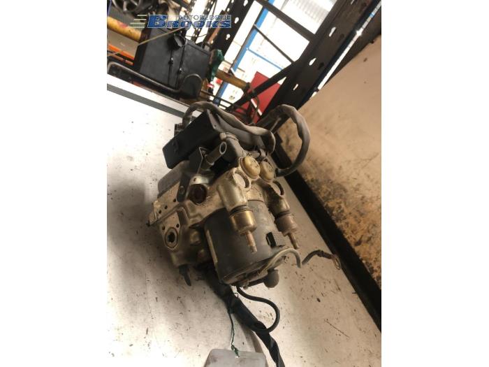 Gebrauchte ABS Pumpe Nissan Terrano II (R20/TR50) 2.7 TDi Preis € 50,00 Margenregelung angeboten von Autobedrijf Brooks