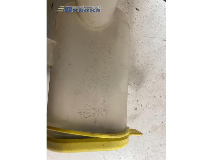 Front windscreen washer reservoir from a Ford Transit Connect 1.8 TDCi 75 2011