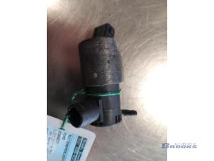 Used Windscreen washer pump Ford Transit Connect 1.8 TDCi 75 Price € 10,00 Margin scheme offered by Autobedrijf Brooks