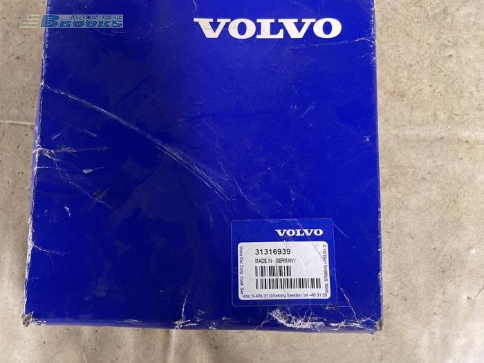 Używane Pas rozrzadu Volvo Rózne Cena € 24,00 Procedura marży oferowane przez Autobedrijf Brooks