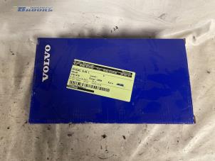 Używane Szyba lusterka lewego Volvo V70/S70 Cena € 40,00 Procedura marży oferowane przez Autobedrijf Brooks