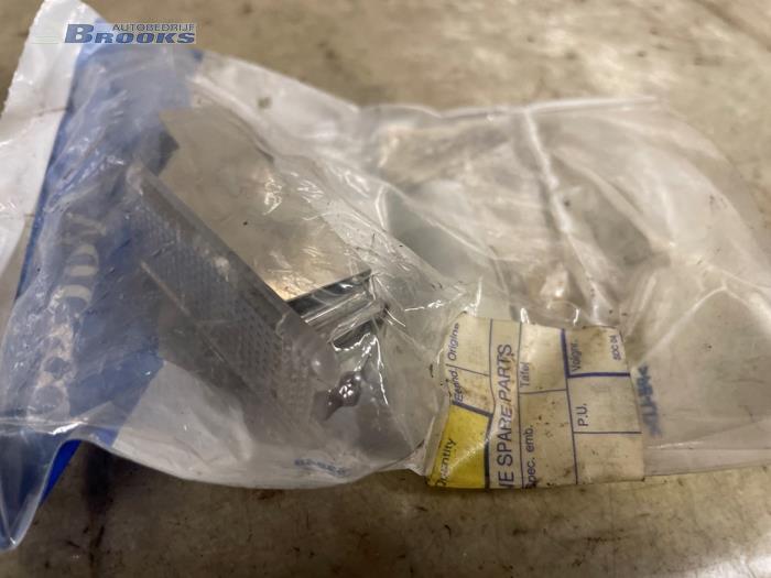 Begagnade Innerbelysning Volvo Diversen Pris € 10,00 Marginaltabell erbjuds av Autobedrijf Brooks