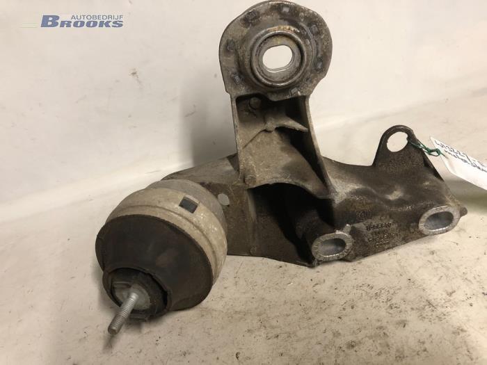 Gebrauchte Motorlager Audi A4 (B5) 1.6 Preis € 27,50 Margenregelung angeboten von Autobedrijf Brooks