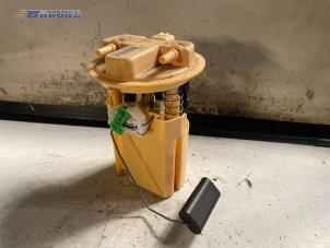Used Electric fuel pump Dacia Duster (HS) 1.5 dCi Price € 125,00 Margin scheme offered by Autobedrijf Brooks