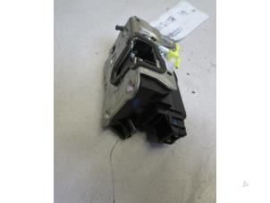 Usagé Serrure portière mécanique 4portes arrière gauche Dacia Duster (HS) 1.5 dCi Prix € 50,00 Règlement à la marge proposé par Autobedrijf Brooks