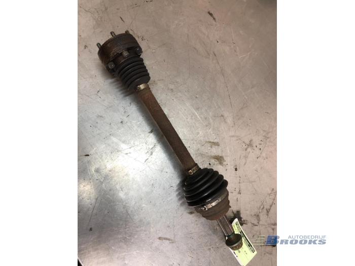 Usagé Arbre de transmission avant gauche Volkswagen Polo III (6N1) 1.4i 60 Prix € 20,00 Règlement à la marge proposé par Autobedrijf Brooks
