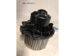 Usados Motor de ventilador de calefactor Suzuki Jimny Hardtop 1.3i 16V VVT 4x4 Metal Top Precio € 50,00 Norma de margen ofrecido por Autobedrijf Brooks