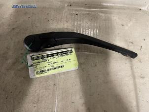 Used Rear wiper arm Peugeot 206 SW (2E/K) 1.6 HDi 16V FAP Price € 20,00 Margin scheme offered by Autobedrijf Brooks