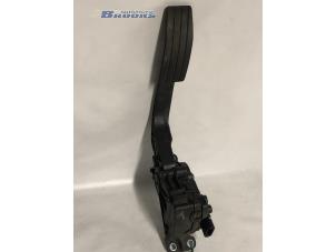 Used Throttle pedal position sensor Renault Twingo II (CN) 1.2 Price € 32,00 Margin scheme offered by Autobedrijf Brooks