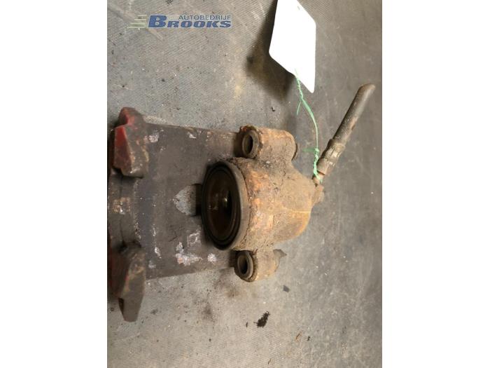 Usagé Etrier de frein avant gauche Volkswagen Polo III (6N1) 1.4i 60 Prix € 20,00 Règlement à la marge proposé par Autobedrijf Brooks