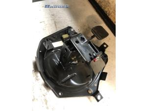 Used Brake pedal Renault Kangoo Express (FC) 1.6 16V Price € 25,00 Margin scheme offered by Autobedrijf Brooks