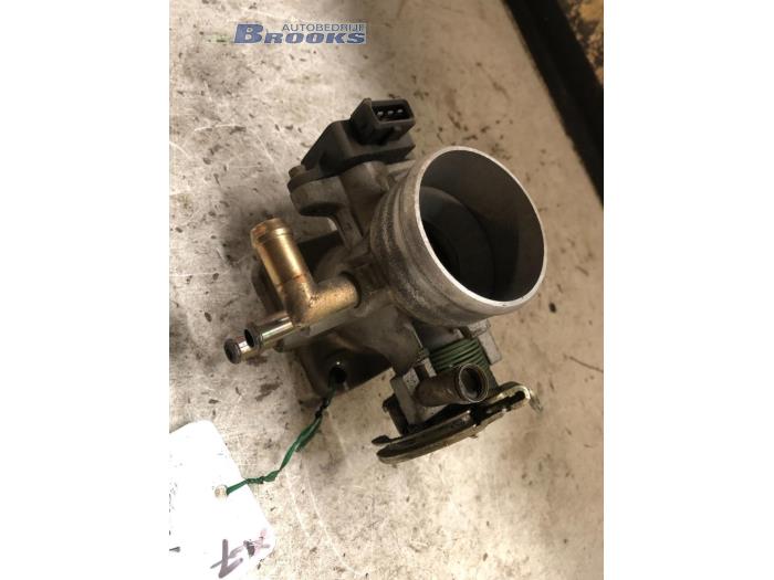 Używane Przepustnica Hyundai Accent II/Excel II/Pony 1.3i 12V Cena € 20,00 Procedura marży oferowane przez Autobedrijf Brooks