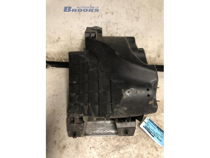 Begagnade Luftfilterhus Volkswagen Passat (3B3) 1.9 TDI 130 Pris € 20,00 Marginaltabell erbjuds av Autobedrijf Brooks