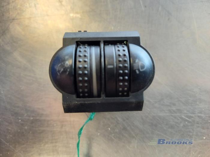 Headlight level height control switch