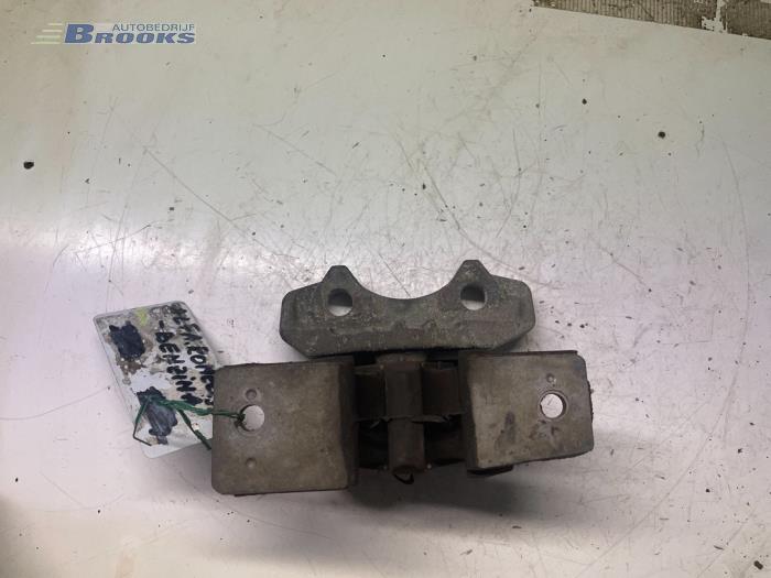 Used Engine mount Opel Combo (Corsa C) 1.7 DTI 16V Price € 15,00 Margin scheme offered by Autobedrijf Brooks