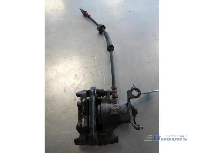 Gebrauchte Bremszange rechts hinten Ford Focus Preis € 22,50 Margenregelung angeboten von Autobedrijf Brooks
