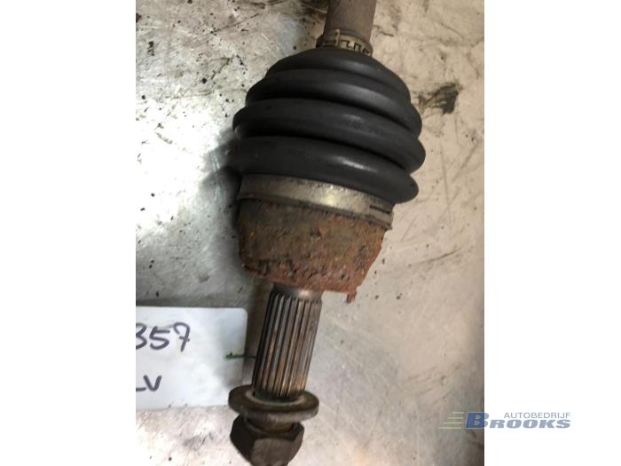Front drive shaft, left from a Ford KA 2000