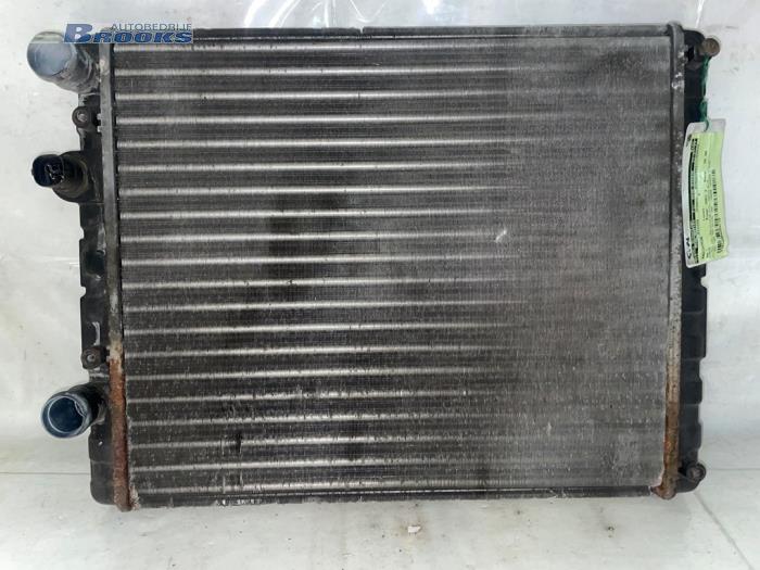 Usagé Radiateur Volkswagen Polo III (6N2) 1.4 16V 75 Prix € 35,00 Règlement à la marge proposé par Autobedrijf Brooks