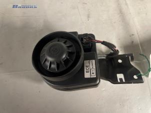 Usados Sirena de alarma BMW 3 serie (E46/4) 318i 16V Precio € 24,00 Norma de margen ofrecido por Autobedrijf Brooks
