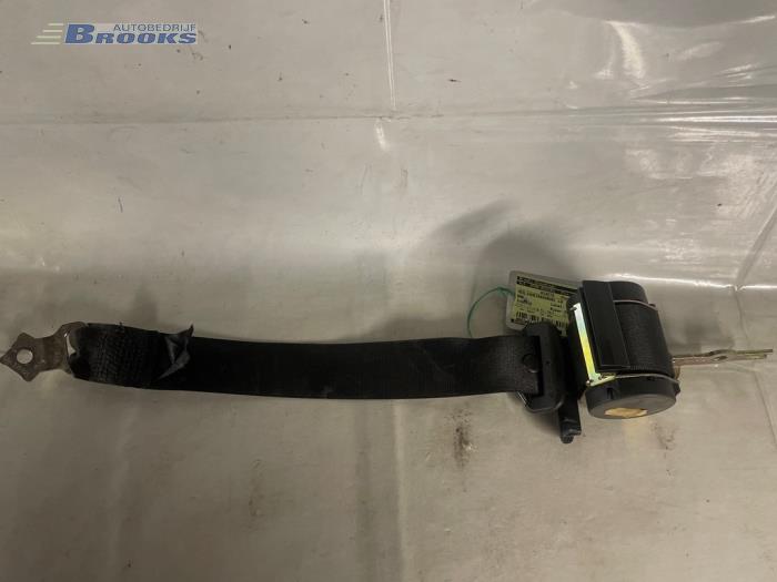 Rear seatbelt, left from a BMW 3 serie (E46/4) 318i 16V 2003