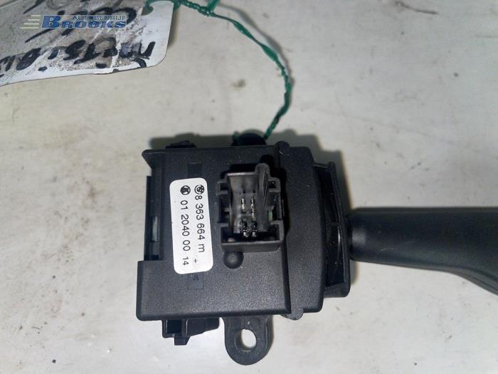 Interruptor de limpiaparabrisas de un BMW 3 serie (E46/4) 318i 16V 2003