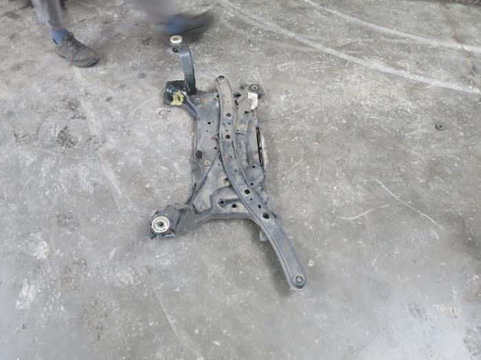 Used Subframe Ford Focus 3 Wagon 1.6 TDCi ECOnetic Price € 120,00 Margin scheme offered by Autobedrijf Brooks