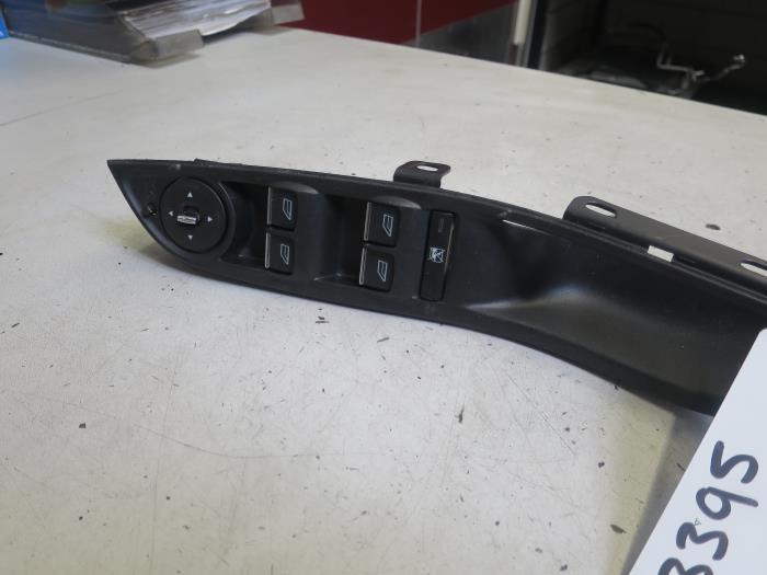 Usados Interruptor combinado de ventanillas Ford Focus 3 Wagon 1.6 TDCi ECOnetic Precio € 60,00 Norma de margen ofrecido por Autobedrijf Brooks