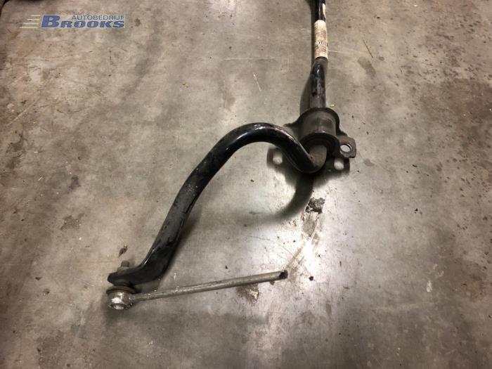 Front anti-roll bar from a Ford Focus 3 Wagon 1.6 TDCi ECOnetic 2013