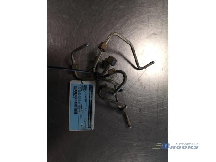 Diesel fuel line set from a Renault Kangoo Express (FC) 1.5 dCi 80 2004