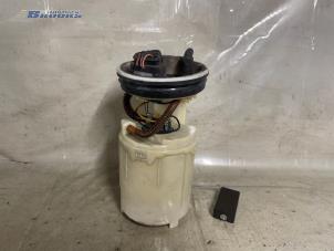 Usados Bomba eléctrica de combustible Volkswagen Polo III (6N2) 1.4 16V 75 Precio € 24,00 Norma de margen ofrecido por Autobedrijf Brooks