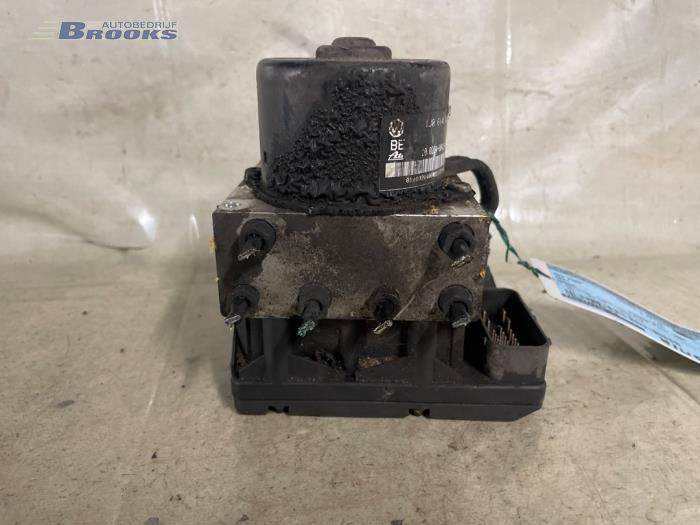 Begagnade ABS-pump Seat Arosa (6H1) 1.0 MPi Pris € 25,00 Marginaltabell erbjuds av Autobedrijf Brooks