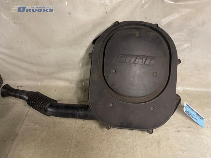 Begagnade Luftfilterhus Fiat Punto Pris € 20,00 Marginaltabell erbjuds av Autobedrijf Brooks