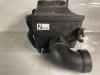 Cuerpo de filtro de aire de un Mazda 323 Fastbreak (BJ14) 2.0 DTiD 16V 1999