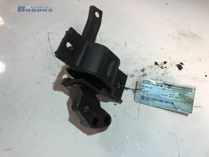 Usagé Support moteur Kia Picanto (BA) 1.1 12V Prix € 30,00 Règlement à la marge proposé par Autobedrijf Brooks