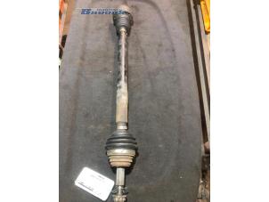 Used Front drive shaft, right Volkswagen Polo III (6N1) 1.6i 75 Price € 20,00 Margin scheme offered by Autobedrijf Brooks